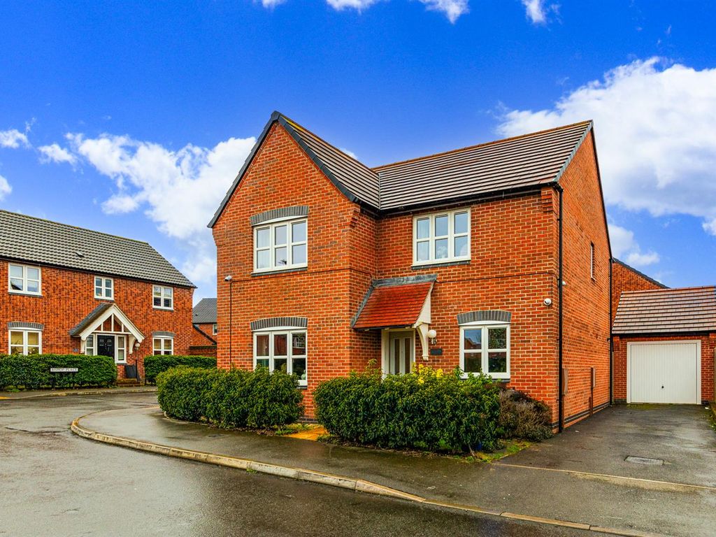 4 bed detached house for sale in King Lane, BurtonOnTrent DE13, £