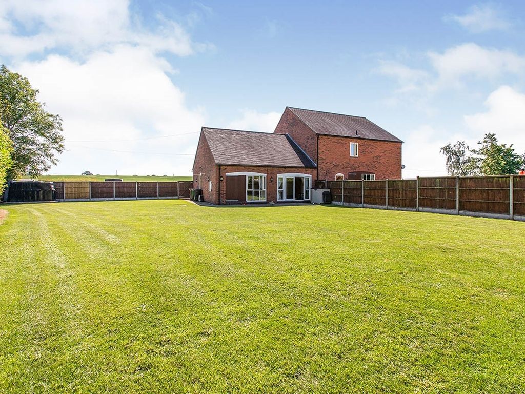 2 bed bungalow to rent in Seal Brook Farm Grangewood, Netherseal