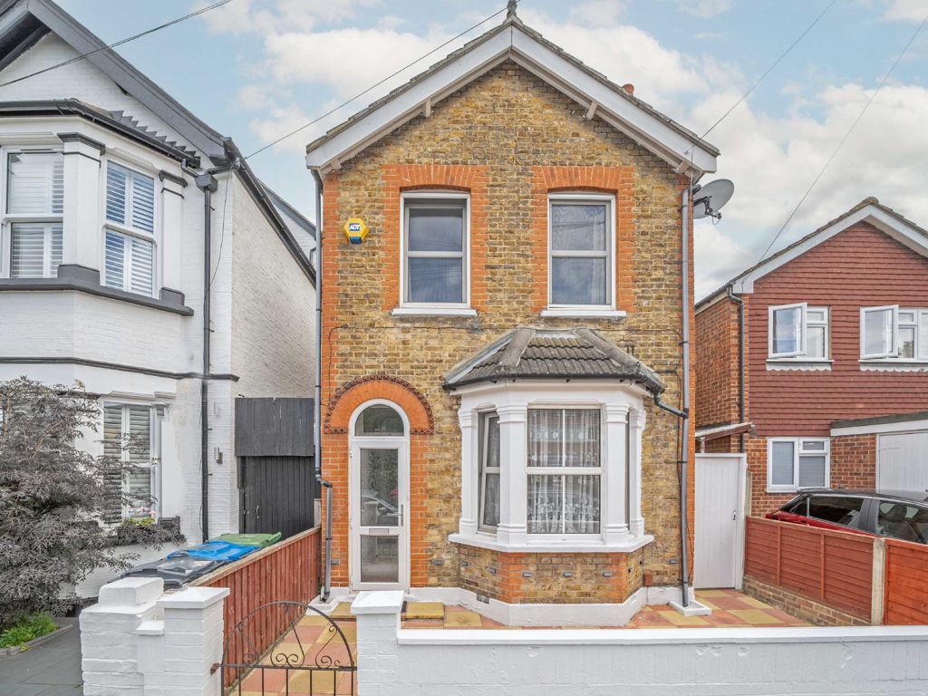 3 bed detached house for sale in Chesham Road, Norbiton, Kingston Upon Thames KT1, £749,950 Zoopla