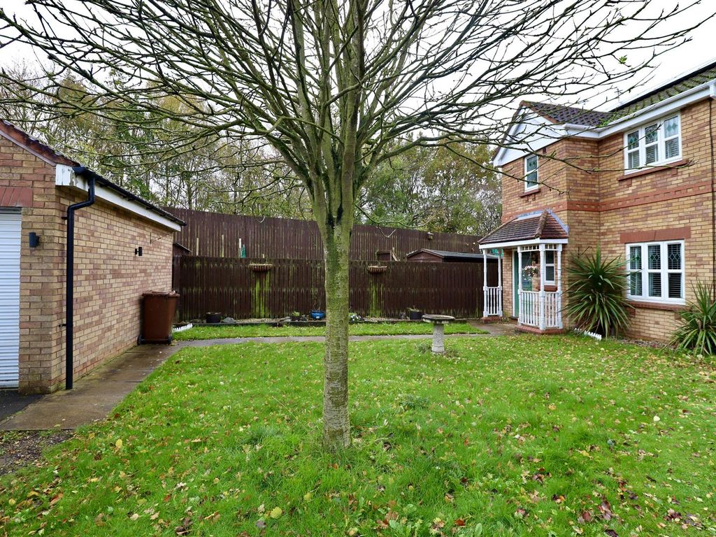 3 bed semidetached house for sale in Potter Close, Market Weighton