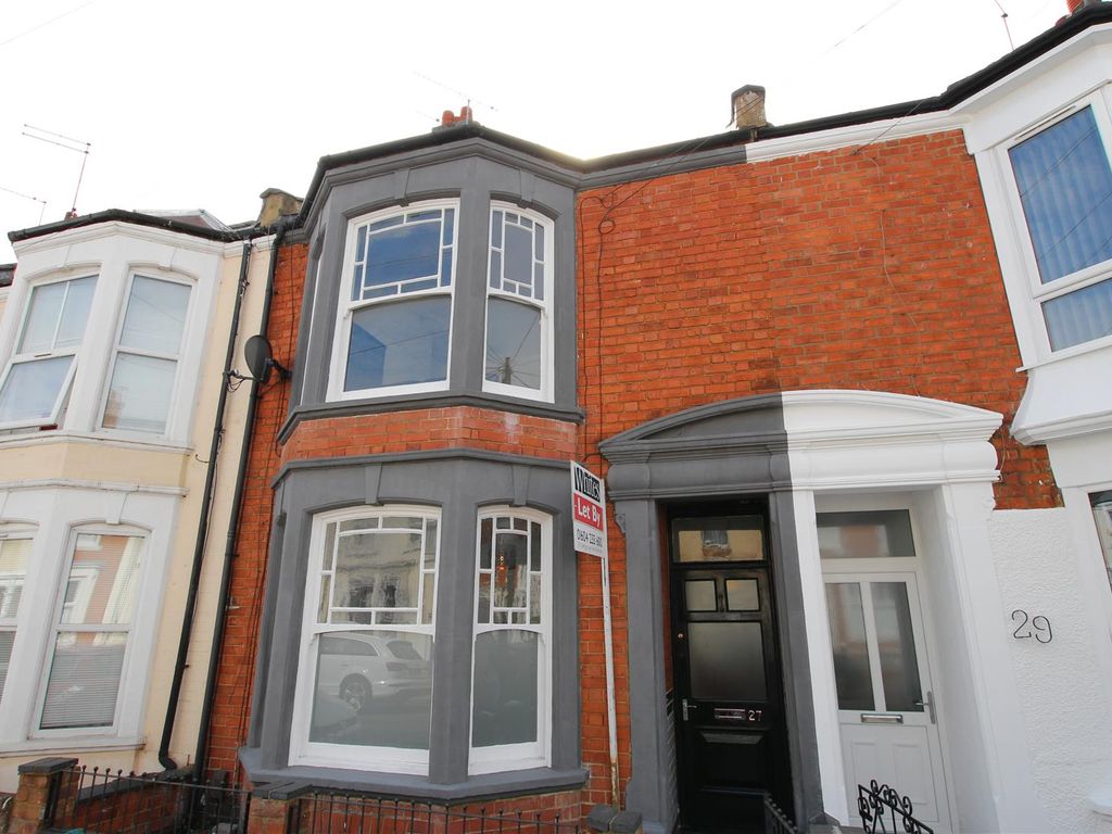 5 bed terraced house to rent in Lutterworth Road, Abington, Northampton