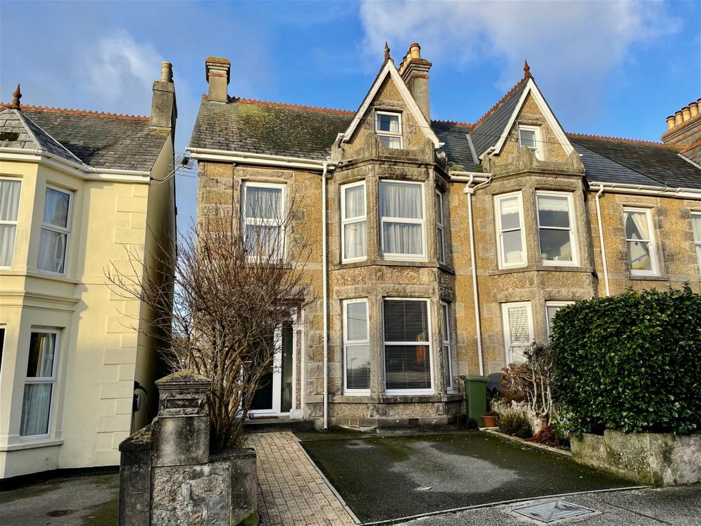 4 bed end terrace house for sale in Highfield Avenue, St. Austell PL25