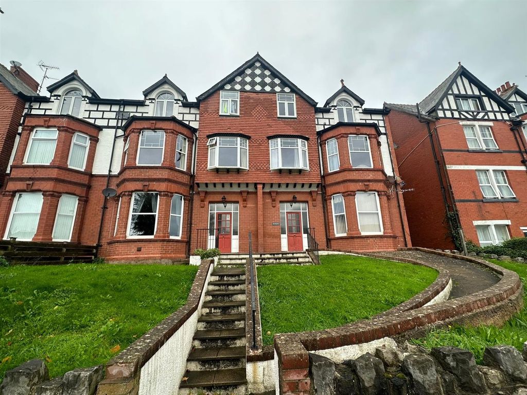 3 bed flat to rent in Whitehall Road, Rhos On Sea LL28, £795 pcm Zoopla