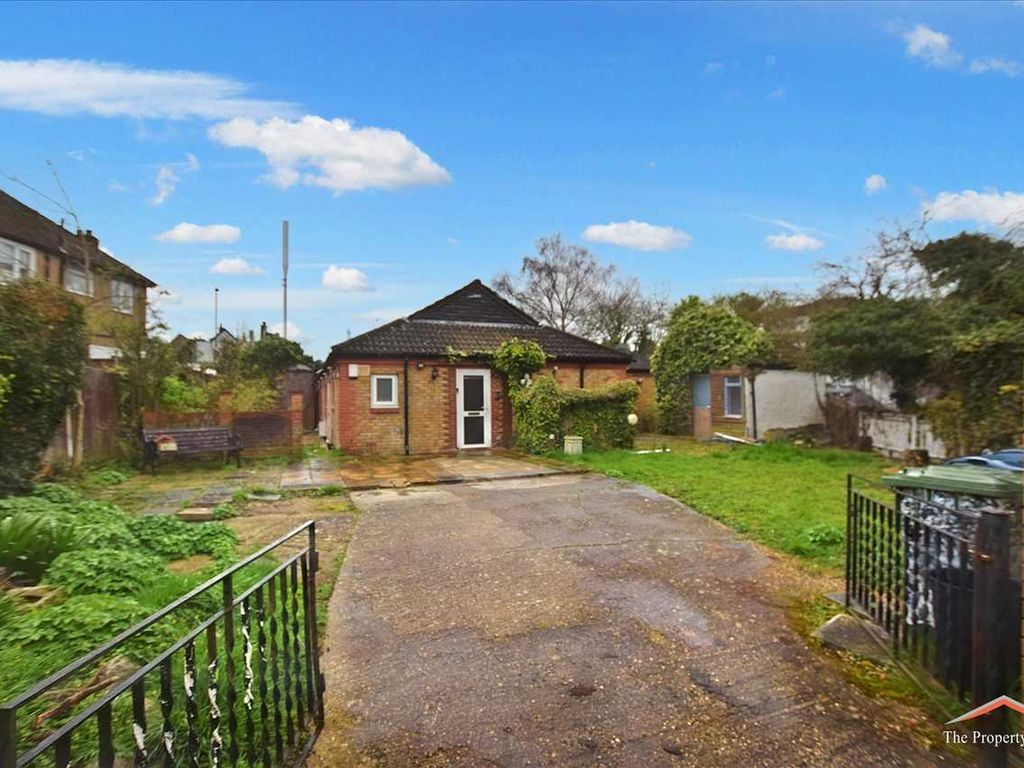 5 bed bungalow for sale in Tyrell Close, Harrow, Harrow HA1, £1,000,000