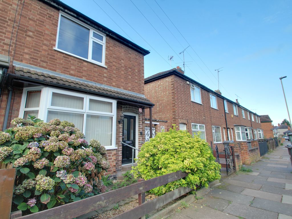 3 bed semidetached house for sale in Prestwold Road, Leicester LE5