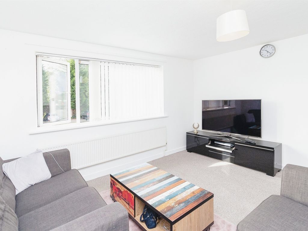 2 bed flat for sale in Essex Close, Bletchley, Milton Keynes MK3, £