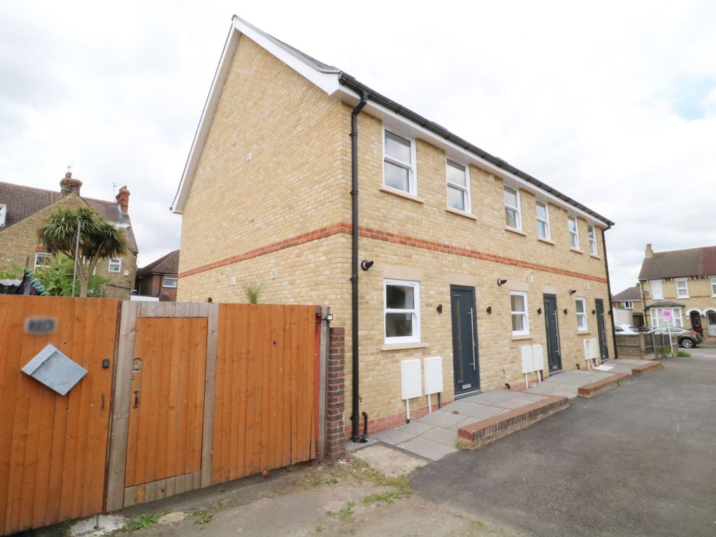 3 bed end terrace house to rent in Austin Close, Snodland ME6, £1,350