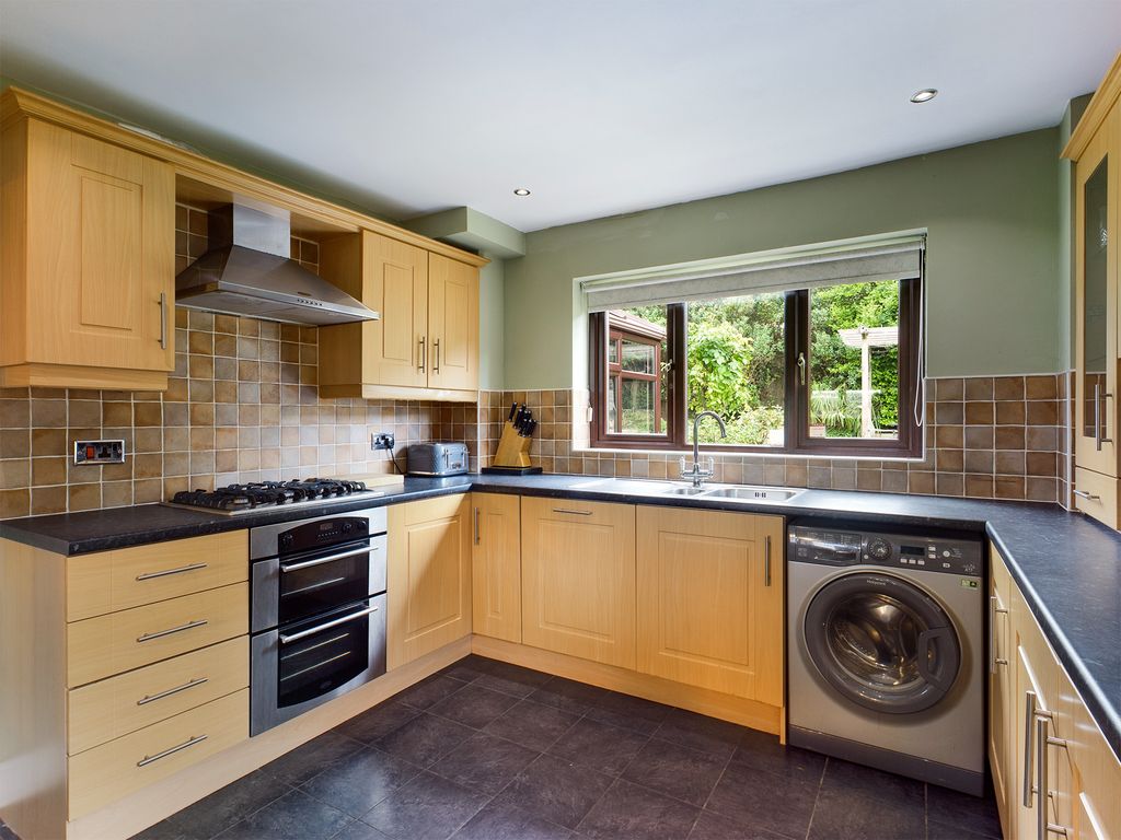 Long Meadows, Bradford BD2  