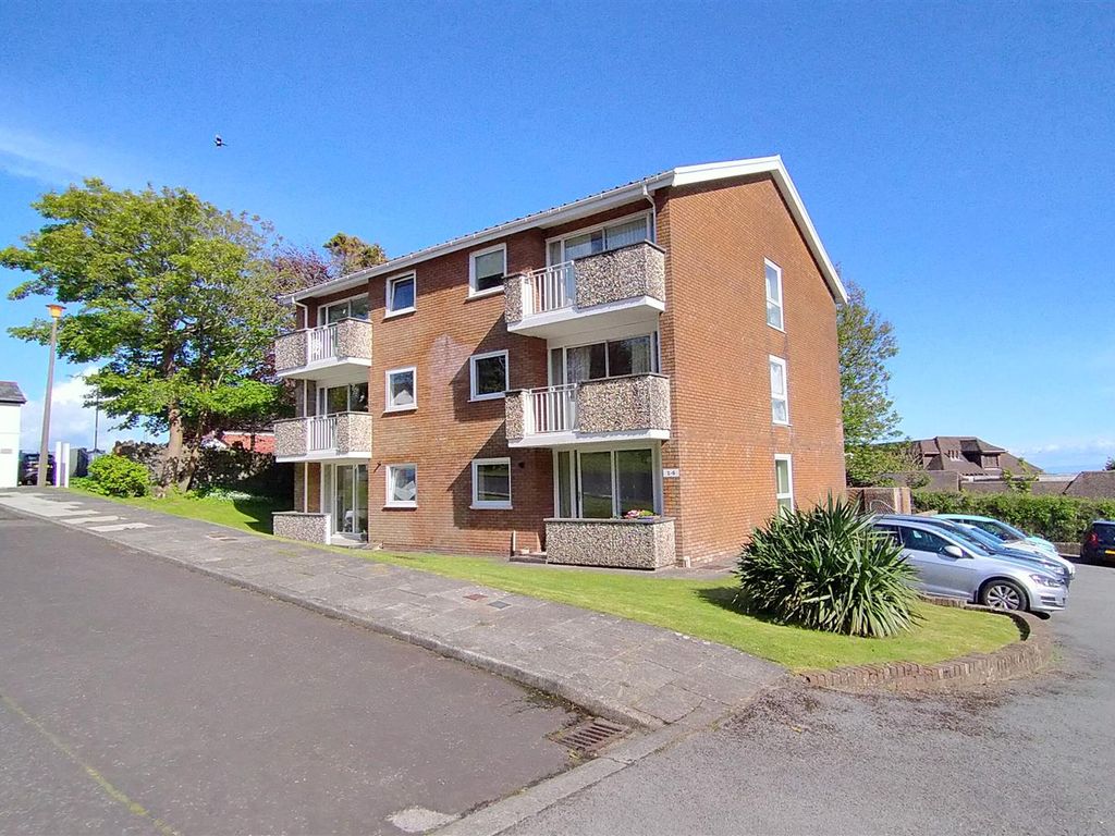 2 bed flat for sale in Groves Avenue, Langland, Mumbles, Swansea SA3