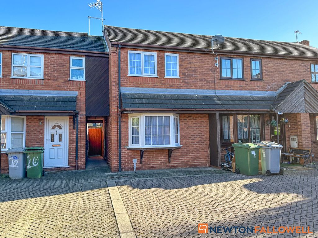 2 bed terraced house for sale in Oliver Close, Newark NG24, £130,000