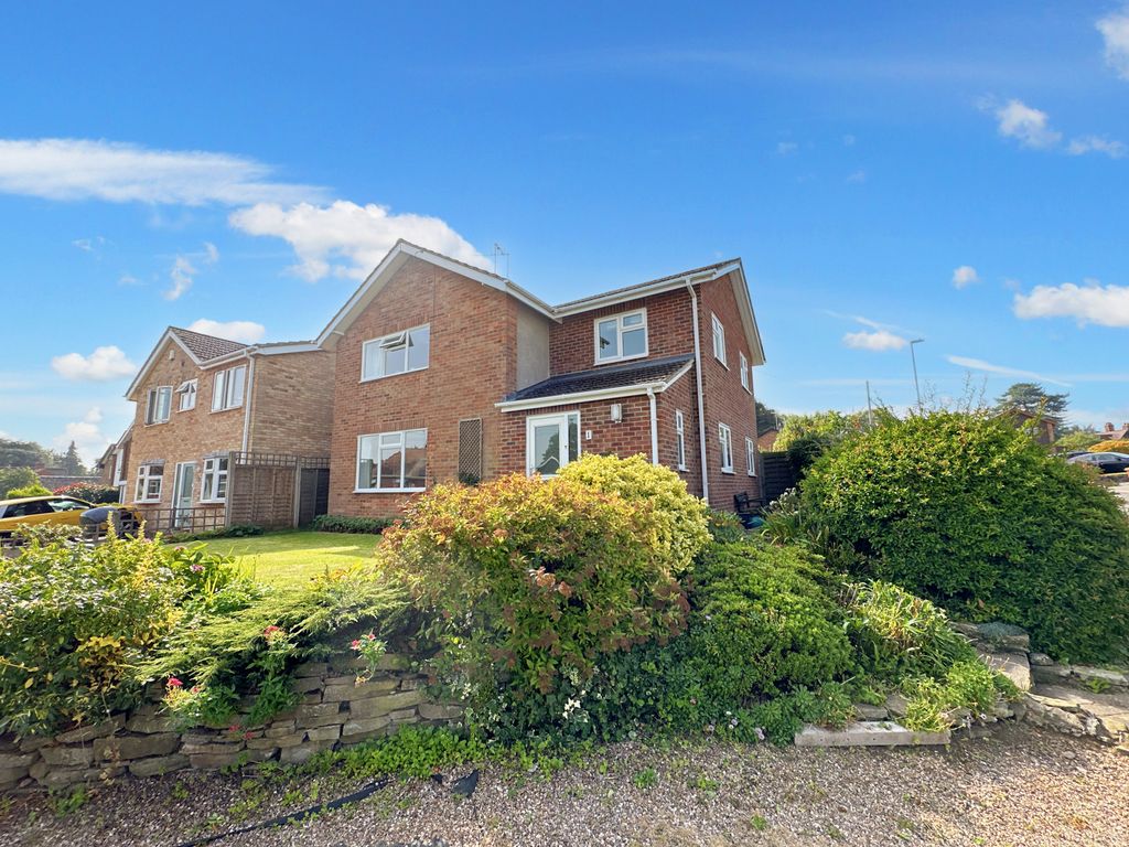 4 bed detached house for sale in Glebe Close, Rolleston On Dove, Burton