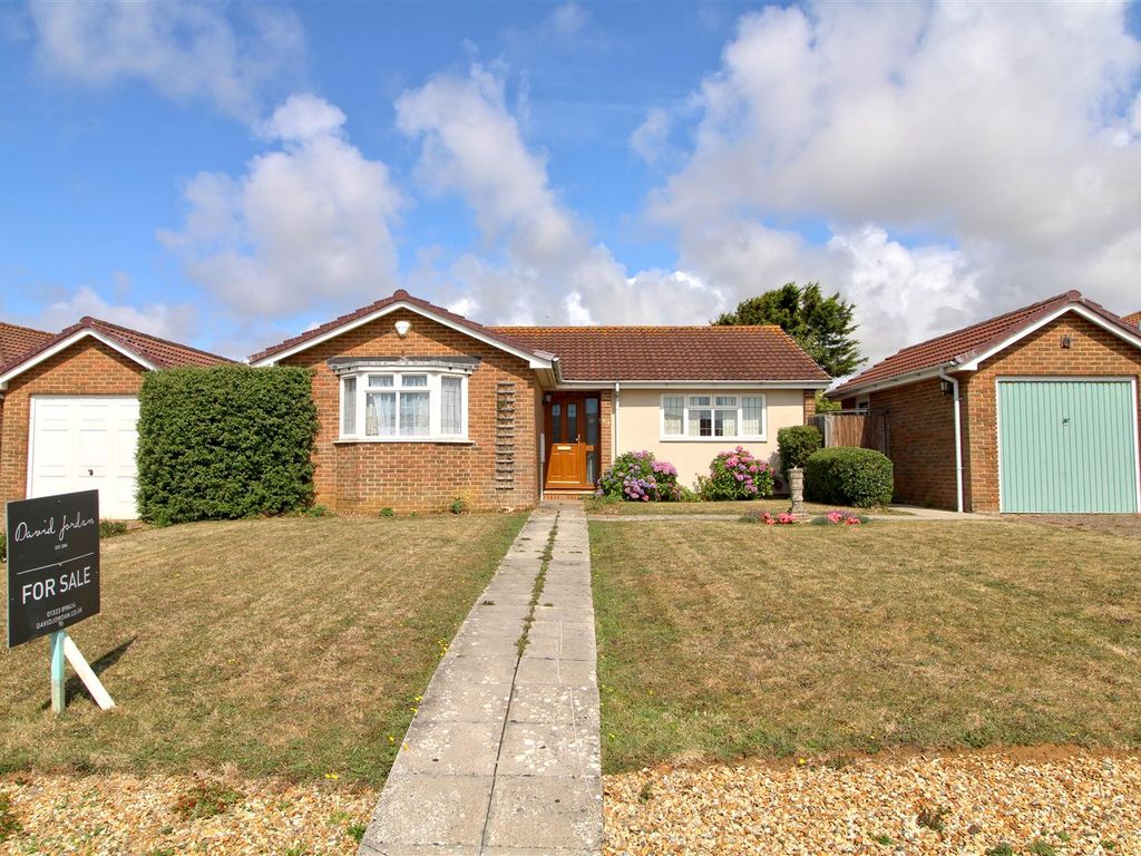 2 bed detached bungalow for sale in Clementine Avenue, Seaford BN25, £