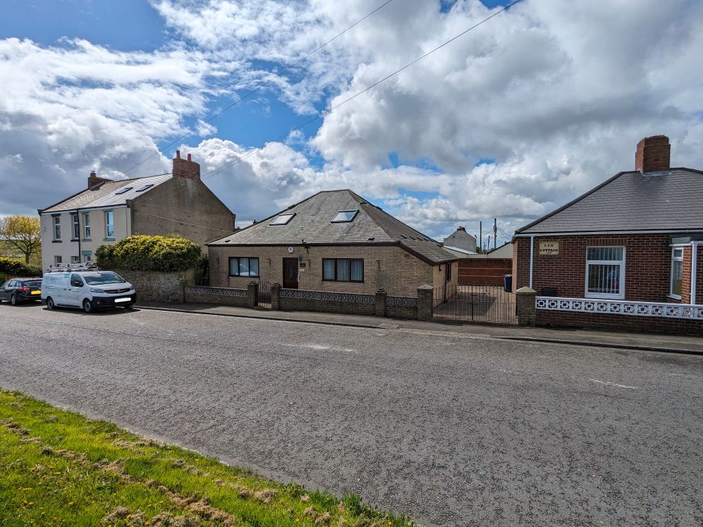 5 bed bungalow for sale in Penshaw Lane, Penshaw, Houghton Le Spring DH4, £350,000 Zoopla