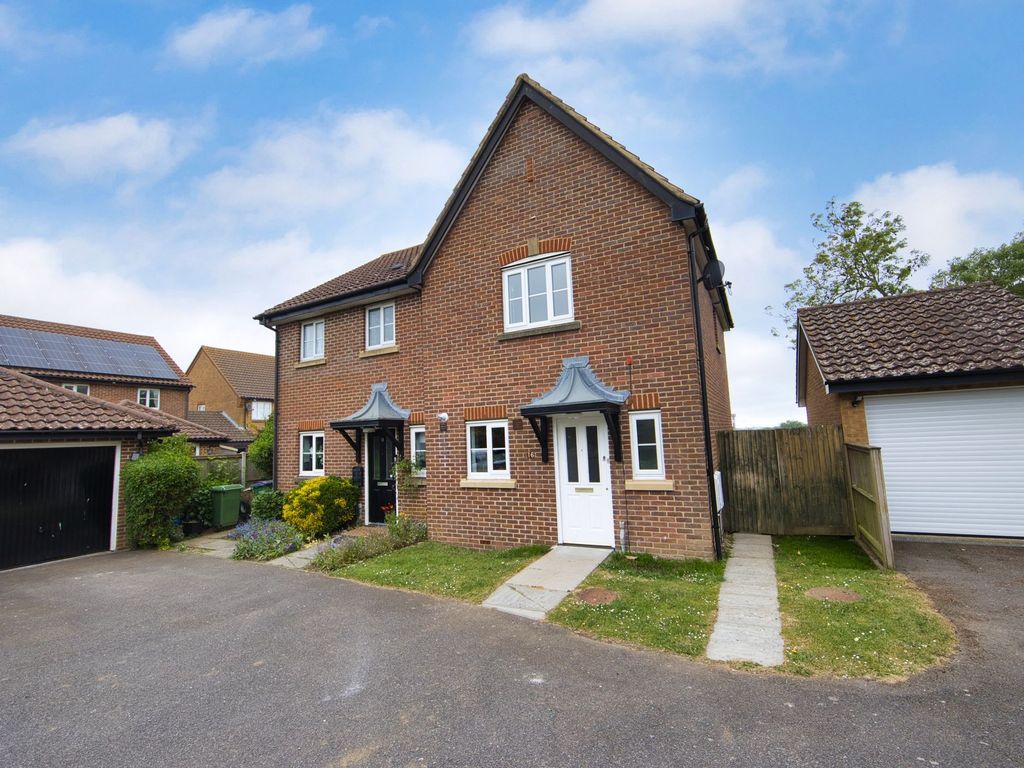 3 bed semidetached house for sale in Winter Drive, Hawkinge CT18 Zoopla