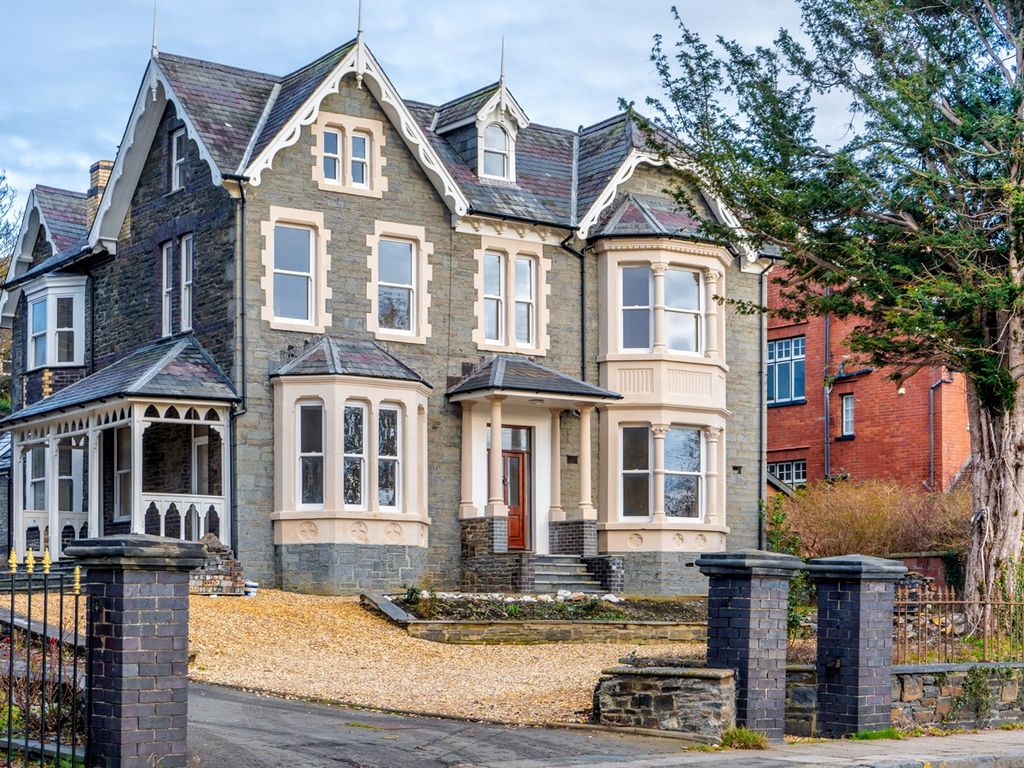 5 bed detached house for sale in Llanbadarn Road, Llanbadarn Fawr