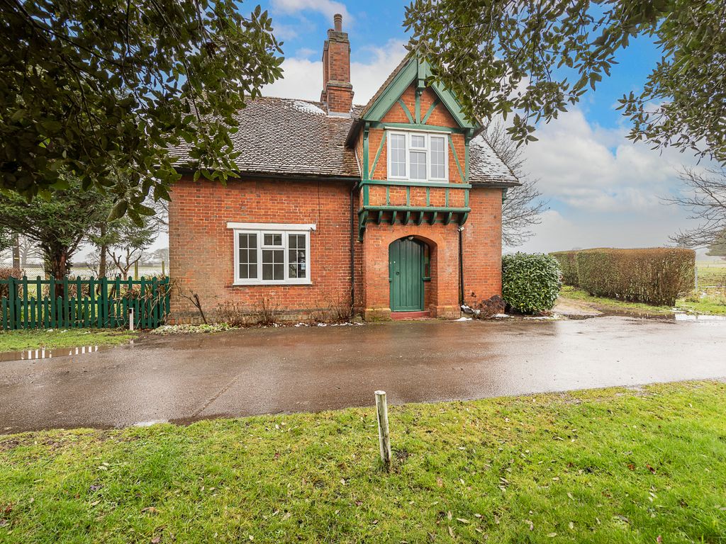 2 bed cottage to rent in South Lodge, Lawrence End Road, Peters Green