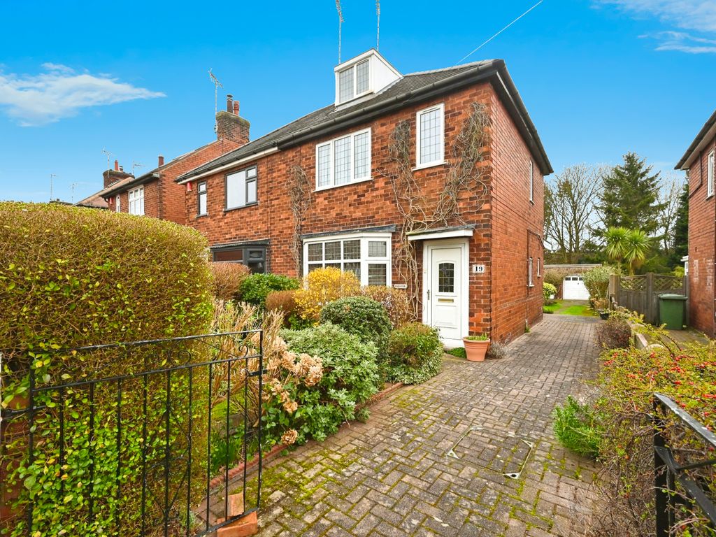 3 bed semidetached house for sale in Fairfield Drive, Mansfield