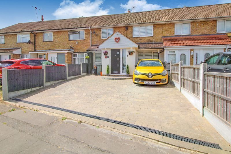 3 bed terraced house for sale in Cattawade Link, Fryerns, Basildon SS14 Zoopla