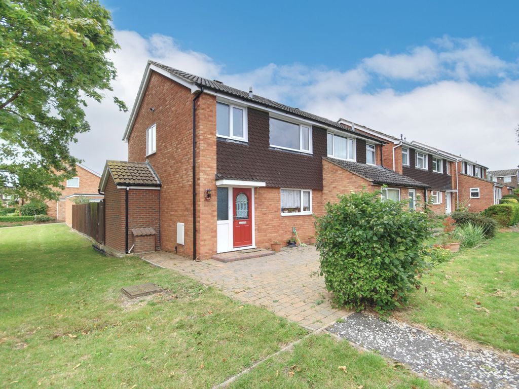 3 bed semidetached house for sale in Ramsey Road, St. Ives, Huntingdon