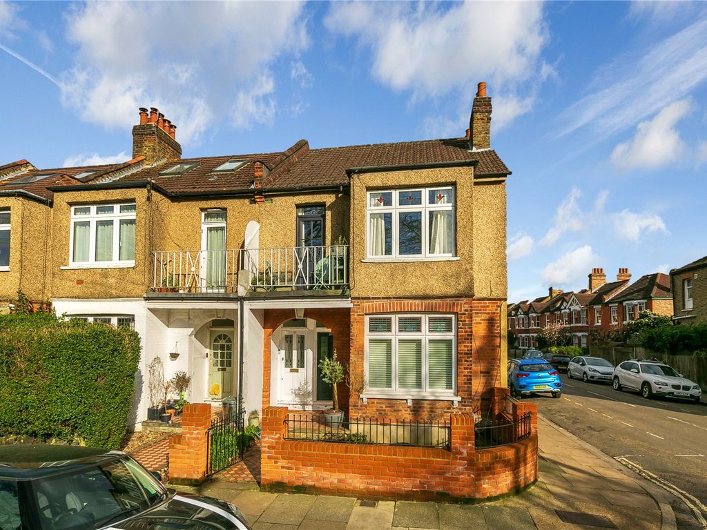 2 bed end terrace house for sale in Moor Mead Road, St Margarets TW1, £