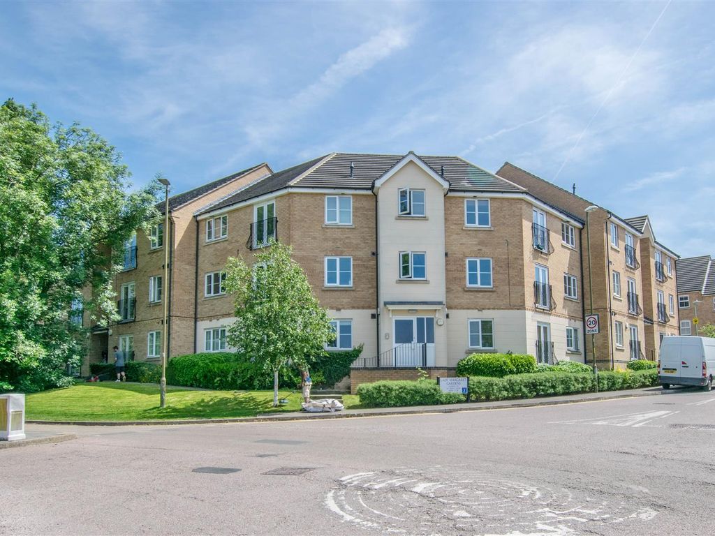 2 bed flat for sale in Lady Margaret Gardens, Ware SG12 Zoopla