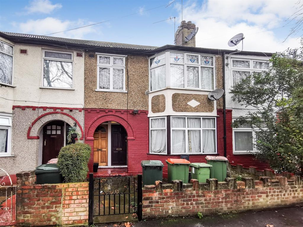 2 bed flat for sale in Gainsborough Avenue, London E12, £275,000 Zoopla