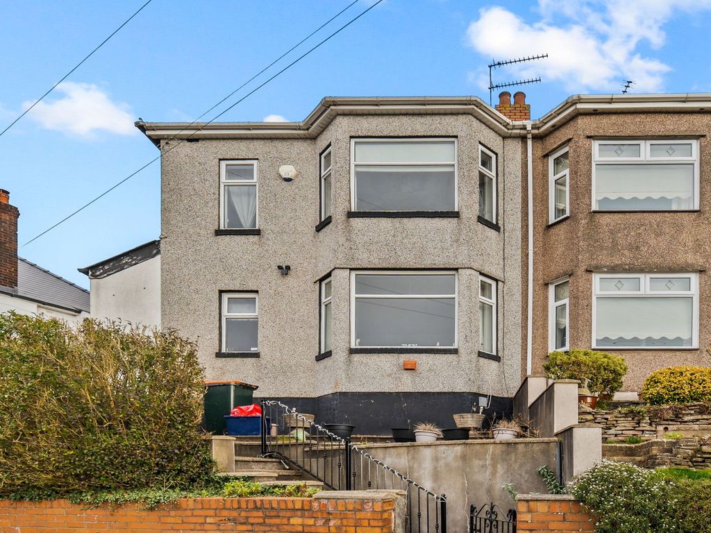 3 bed semidetached house for sale in Beechwood Crescent, Newport NP19