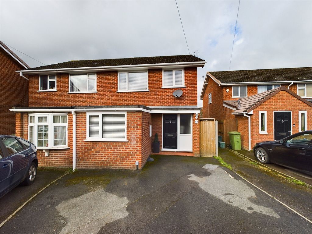 3 bed semidetached house for sale in Stanwick Gardens, Cheltenham