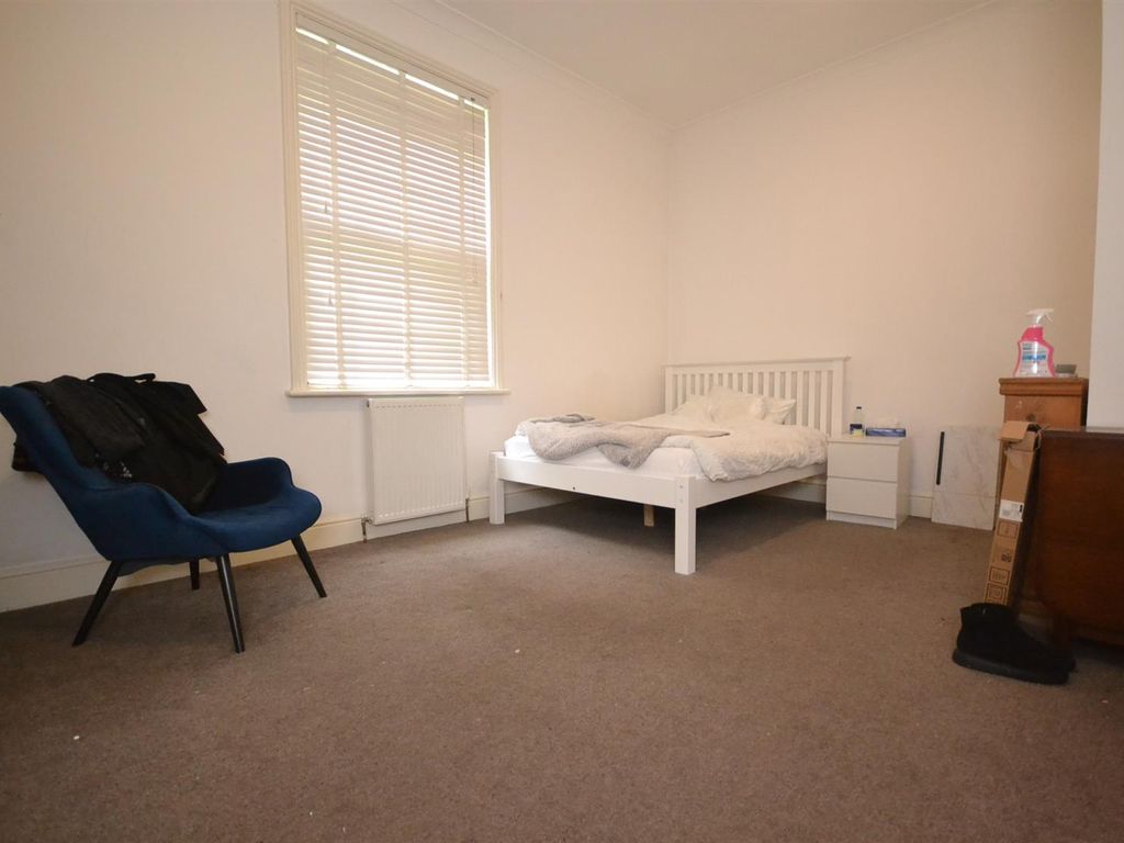 Room to rent in Kendrick Road, Reading RG1 Zoopla
