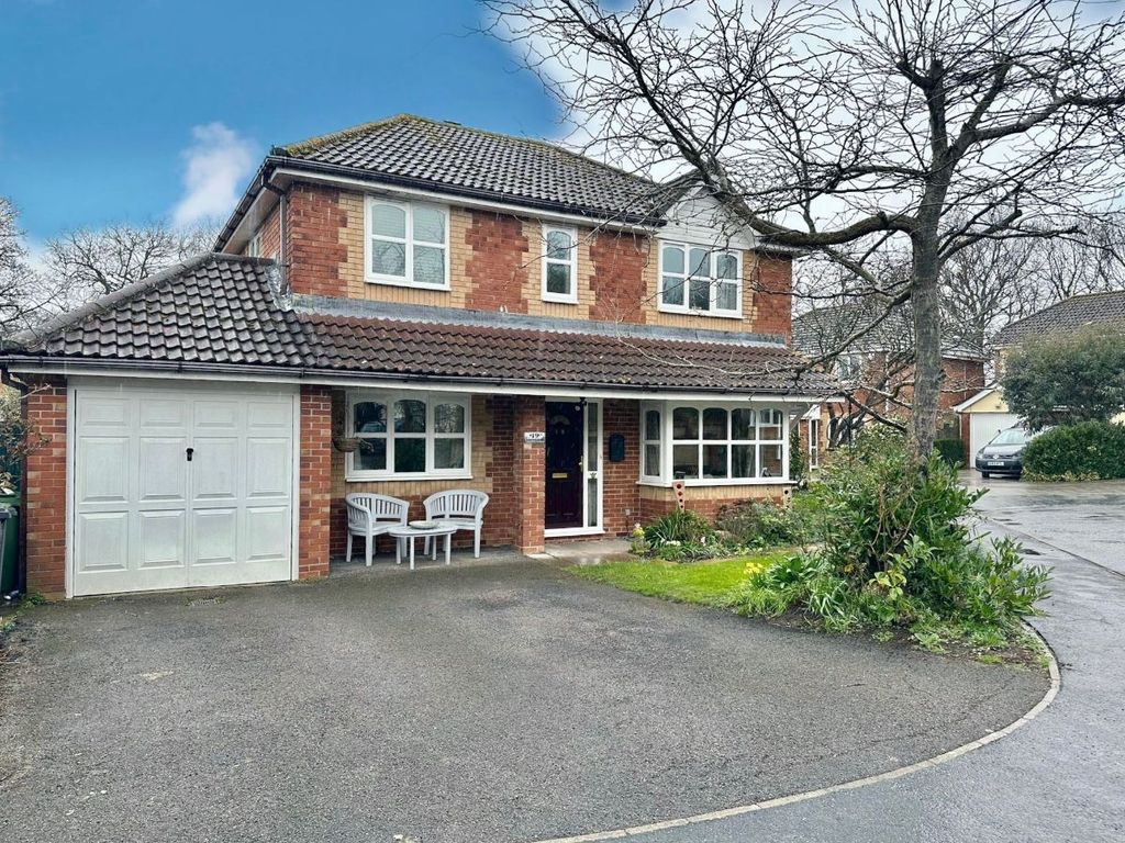 5 bed detached house for sale in Everglades Avenue, Cowplain