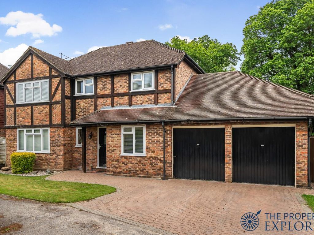 4 bed detached house for sale in Martins Wood, Chineham, Basingstoke
