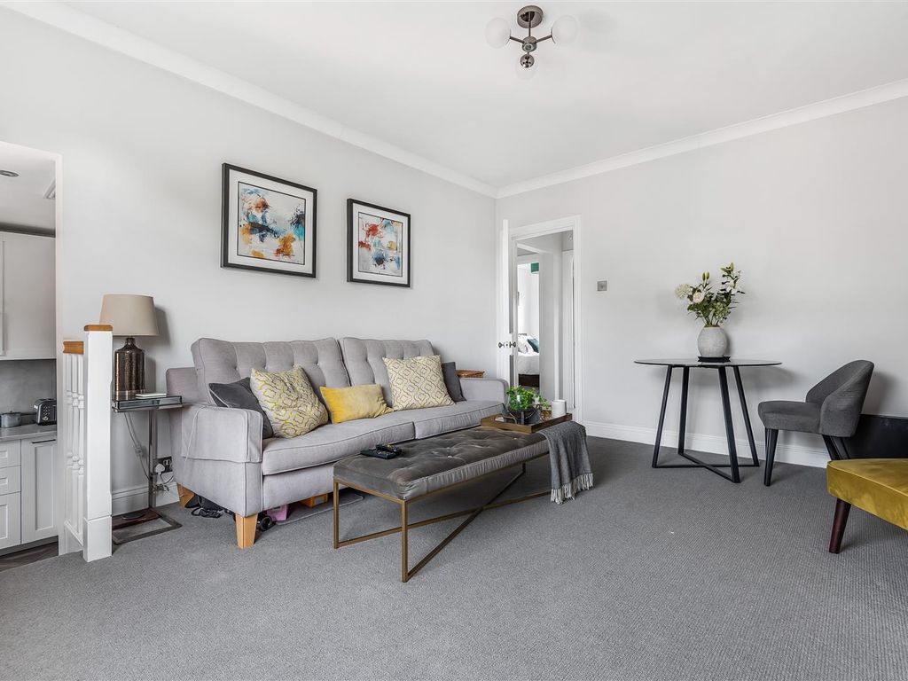 2 bed flat to rent in Surbiton Road, Kingston Upon Thames, Surrey KT1