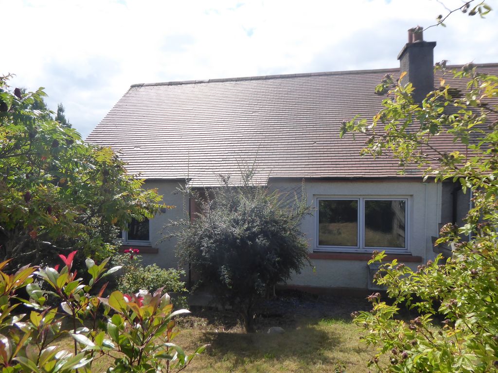 2 bed semidetached bungalow for sale in Templand Road, Lhanbryde, By