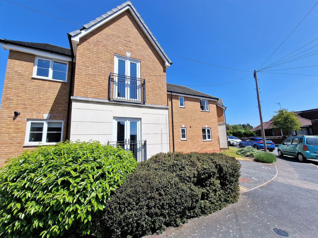 2 bed flat to rent in Weavers Close, Bulkington, Bedworth, Warwickshire CV12 Zoopla