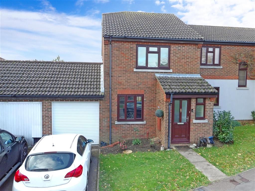 3 bed semidetached house for sale in Epping Green, Epping Green