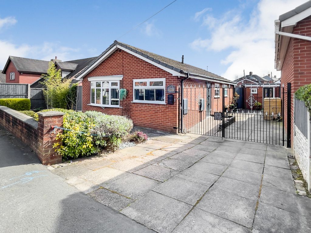 2 bed bungalow for sale in Red Bank, Longton, StokeOnTrent ST3 Zoopla