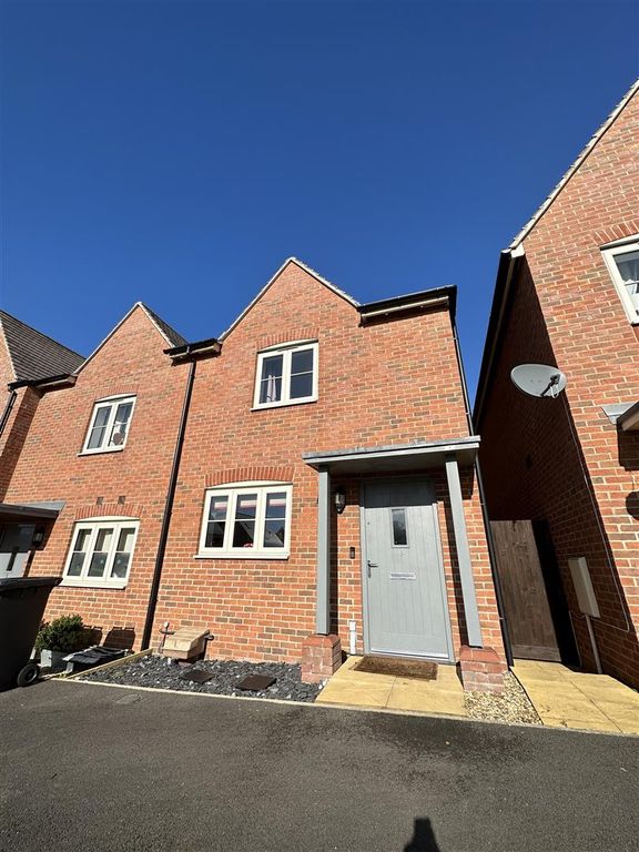 2 bed end terrace house for sale in Montgomery Mews, Whittington