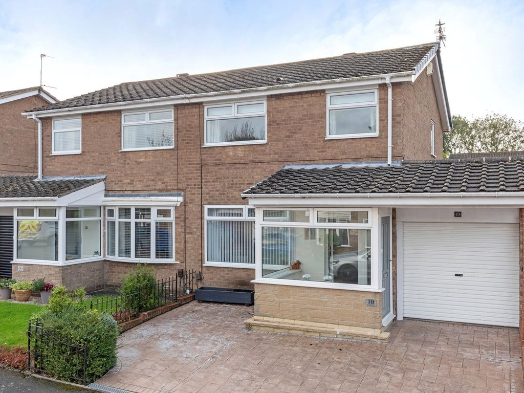 3 bed semidetached house for sale in Glendale Close, Newcastle Upon