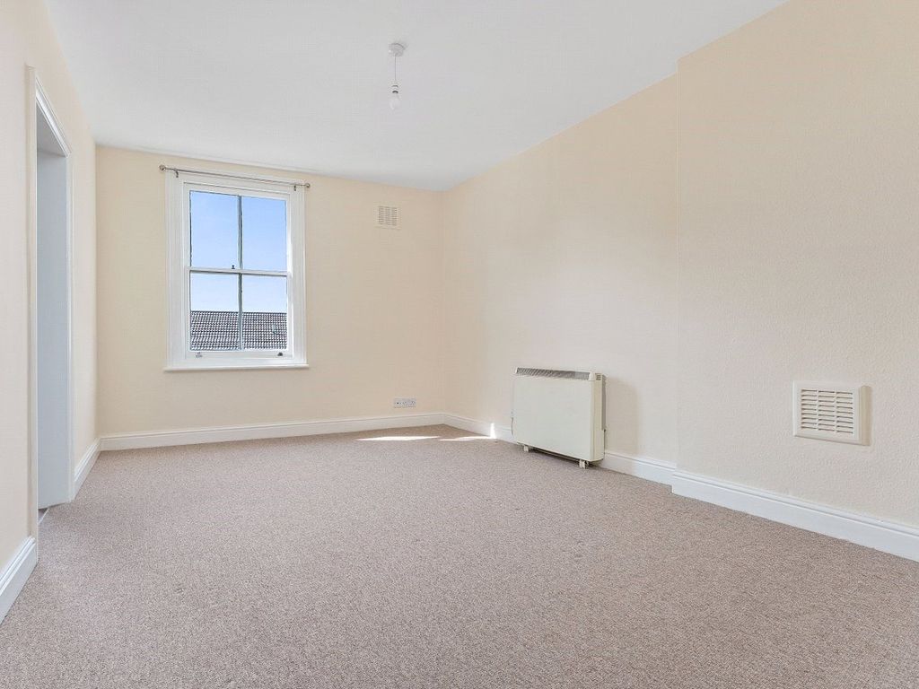 1 bed flat to rent in Streatham High Road, London SW16, £1,400 pcm Zoopla