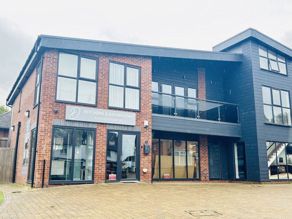 1 bed flat to rent in Derby Road, Stapleford, Nottingham NG9, £595 pcm