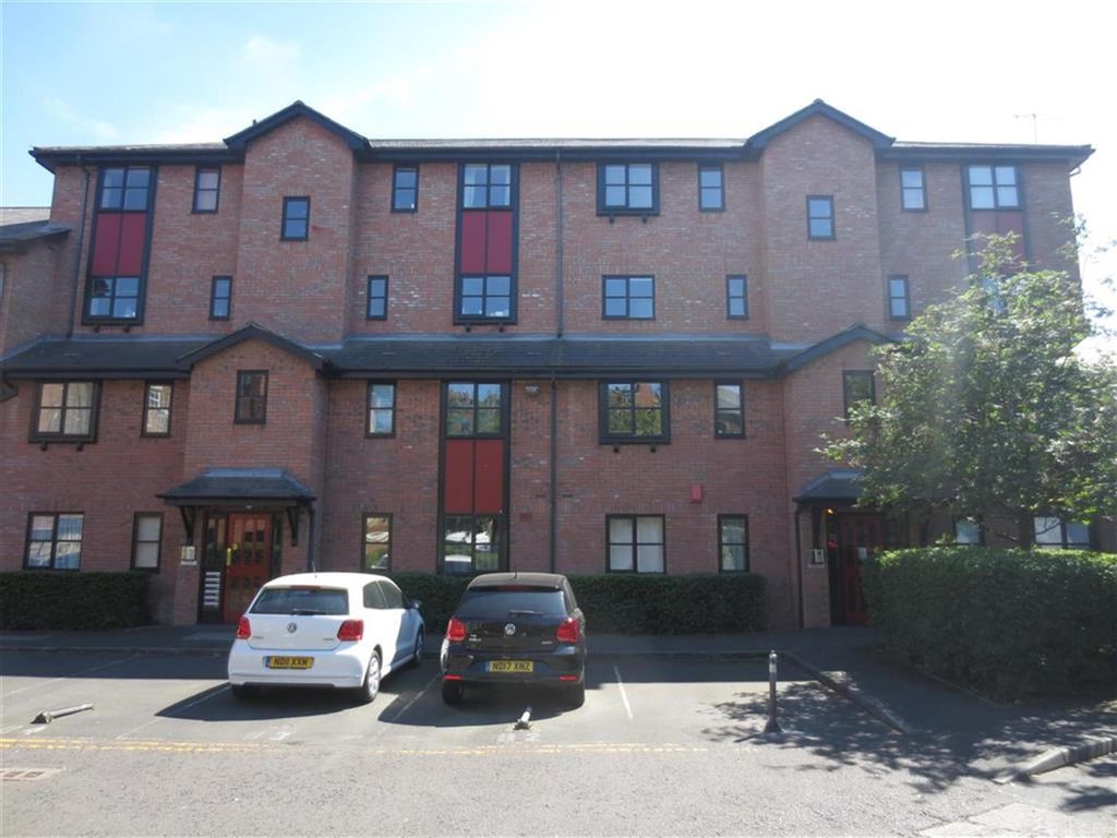 3 bed flat to rent in Sloane Court, Jesmond, Newcastle Upon Tyne NE2, £