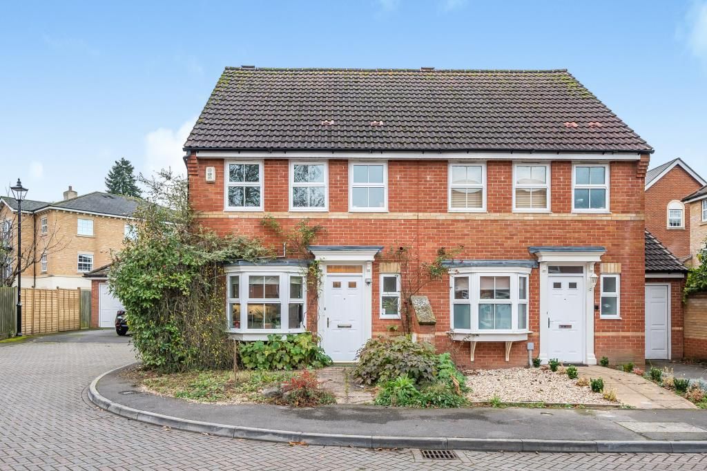 3 bed semidetached house for sale in Newbury, Berkshire RG14, £425,000