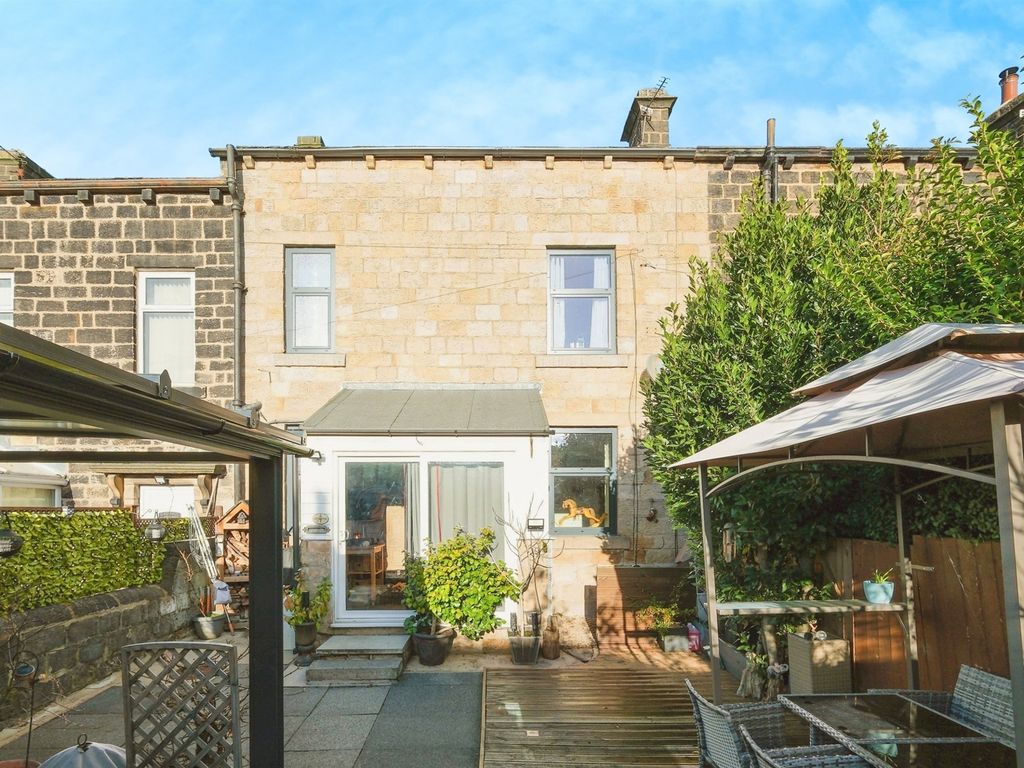 2 bed terraced house for sale in Hawthorn Crescent, Yeadon, Leeds LS19