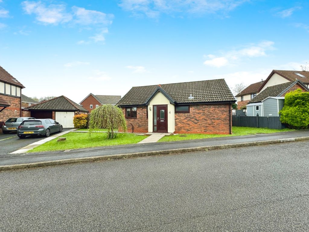 2 bed detached bungalow for sale in Clos Y Nant, Gorseinon, Swansea
