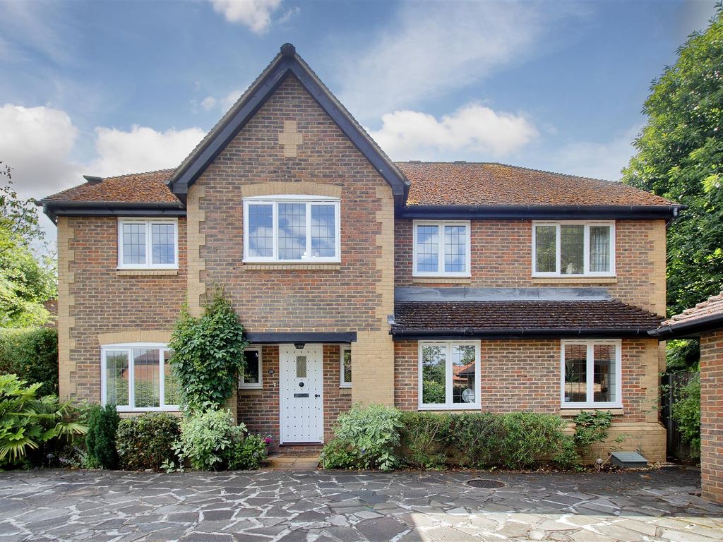 5 bed detached house for sale in Nutfields, Ightham, Sevenoaks TN15