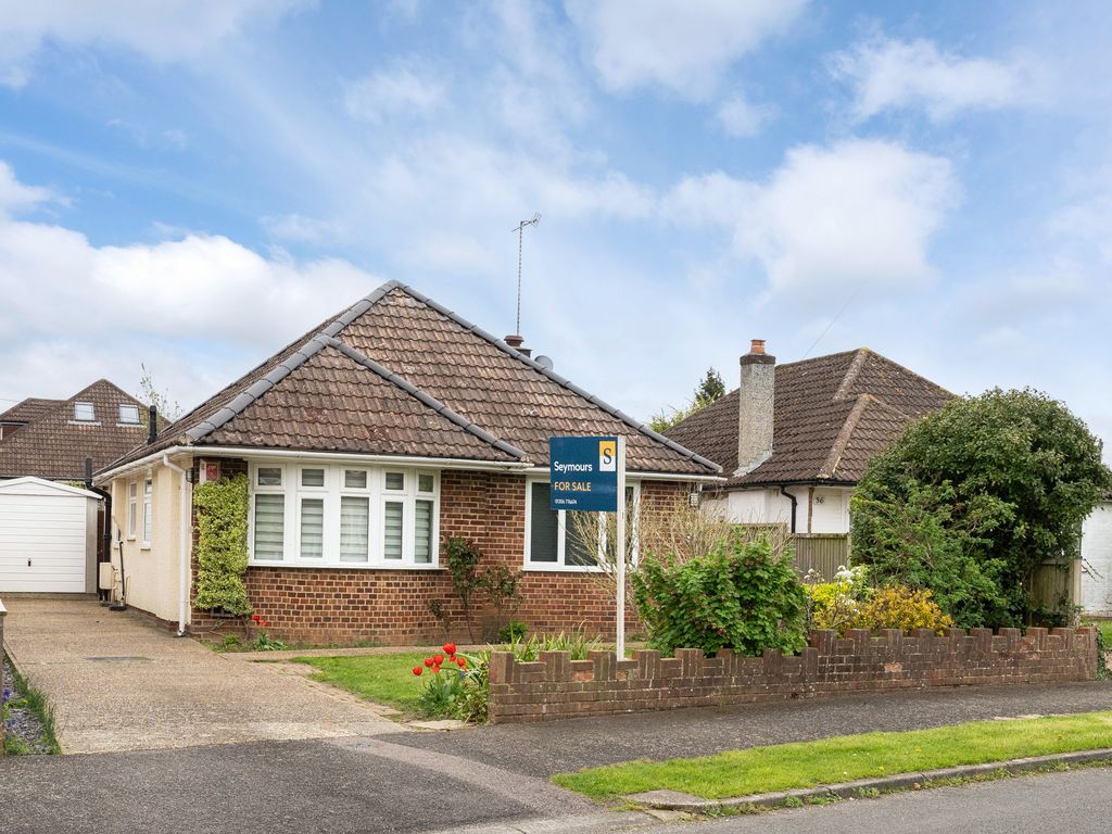 3 bed detached bungalow for sale in Hillside Gardens, Brockham, Betchworth RH3, £650,000 Zoopla