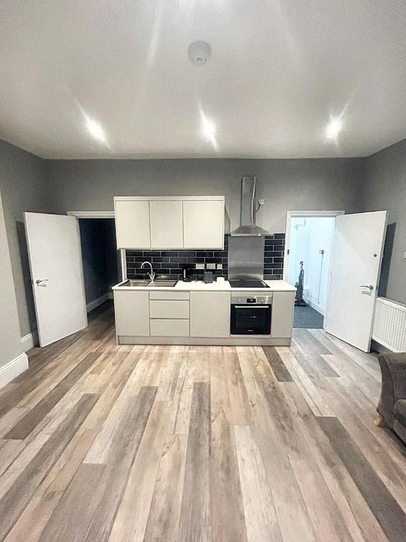 1 bed flat to rent in City Road, St Pauls, Bristol BS2, £1,400 pcm Zoopla