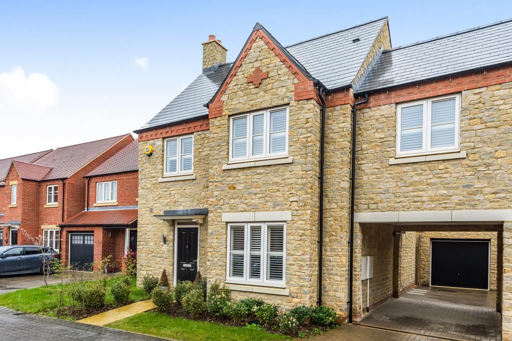 4 bed link detached house to rent in Richmond Road, Bicester OX26, £