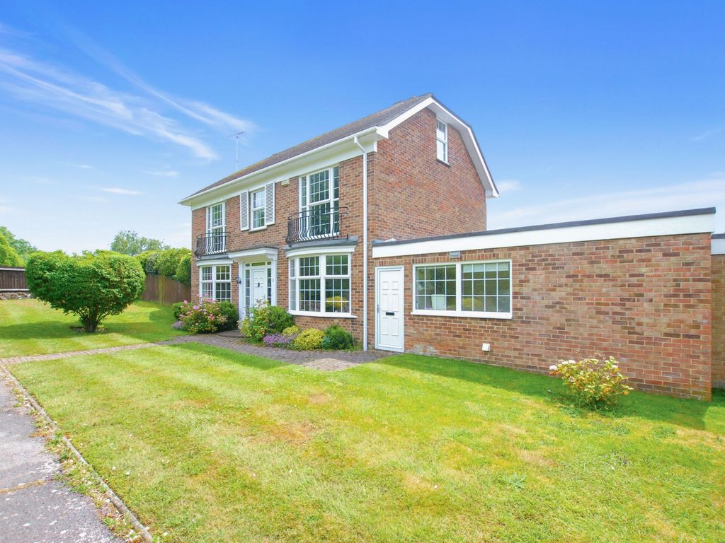 4 bed detached house for sale in Cobay Close, Hythe CT21 Zoopla