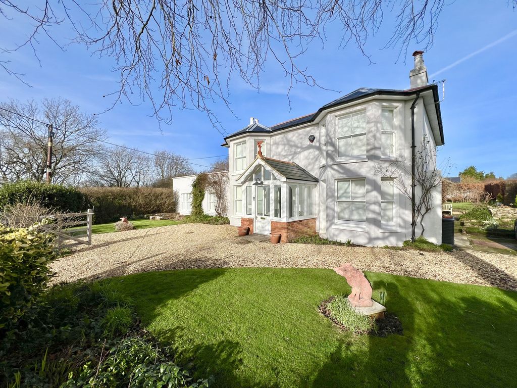 4 bed detached house for sale in West Green, St Helens PO33, £1,400,000